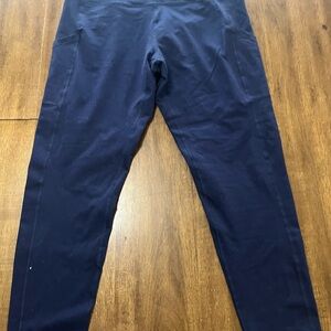 Aerie Offline the hugger leggings and navy blue. Extra large short.